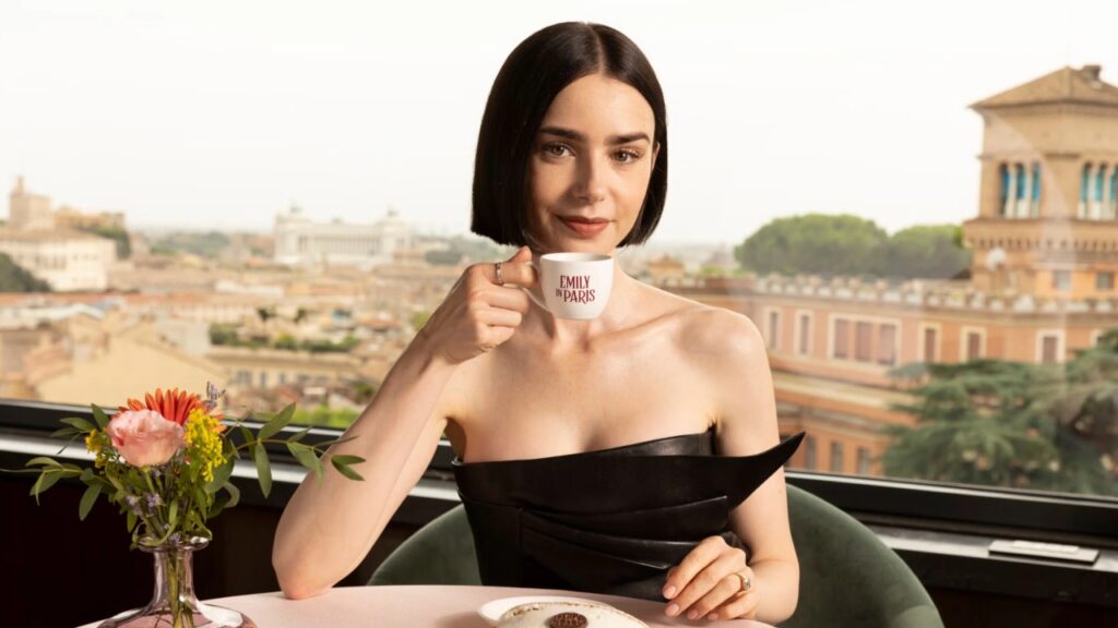 Emily in Paris, gli stereotipi sugli italiani - NonSoloFilm.it